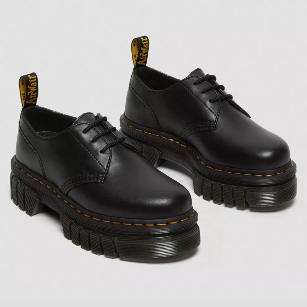 Dr Marten Audrick 3-eye platform shoe size   8